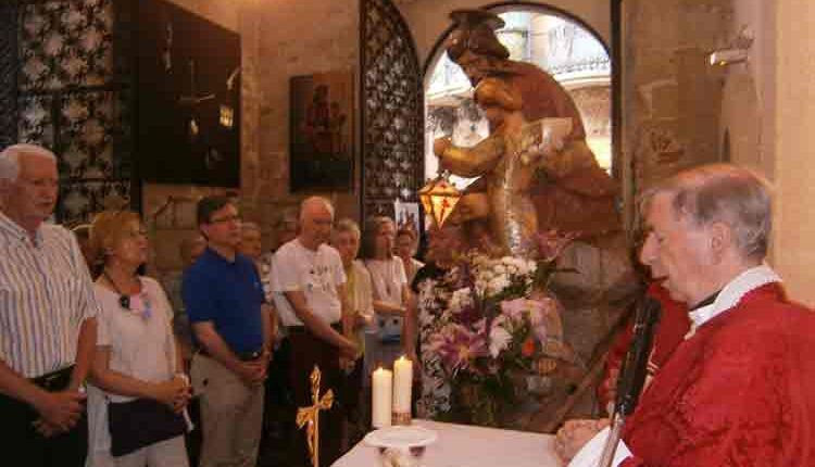 La celebració, en la que és pregà també pels ferits i morts del tràgics incendis de Grècia, va concloure amb el tradicional cant de “Sant Jaume ve de Galícia, Sant Jaume ve d’Aragó...”, tant conegut pels lleidatans i cantat per tots els assistents.