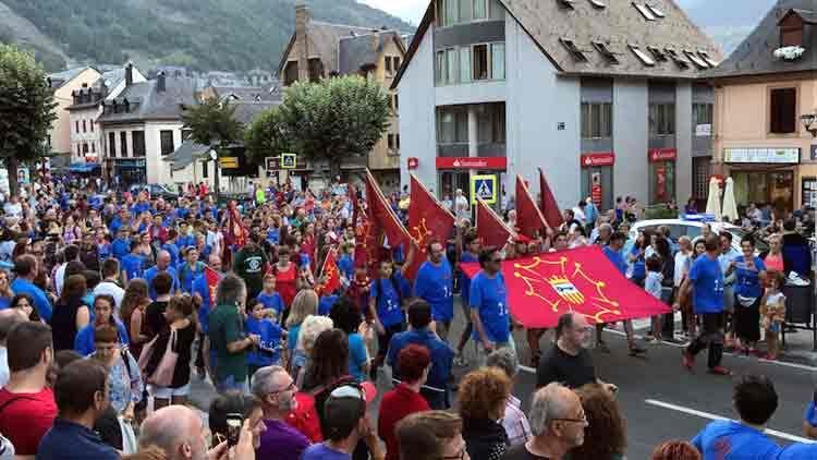L'organització assegura que les institucions han de seguir treballant per defensar i prioritzar-la davant el castellà i el català