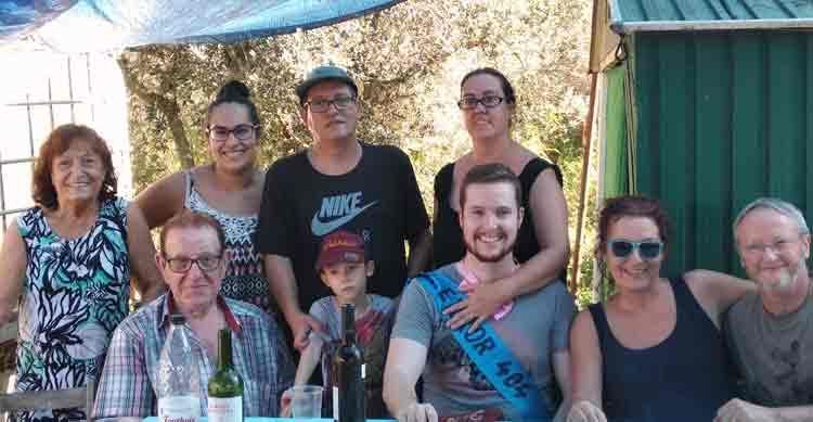 "Felicitats a la família Valldaura Salas, a l' Adri pels 25 anys i als pares pel 29 aniversari."