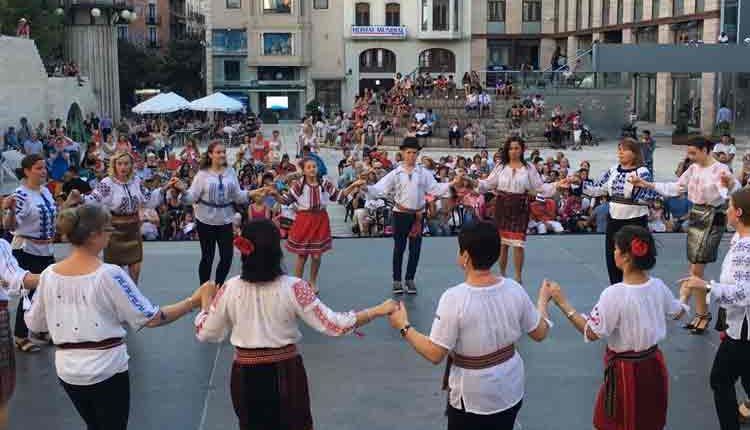 Balls tradicionals a la Plaça Sant Joan