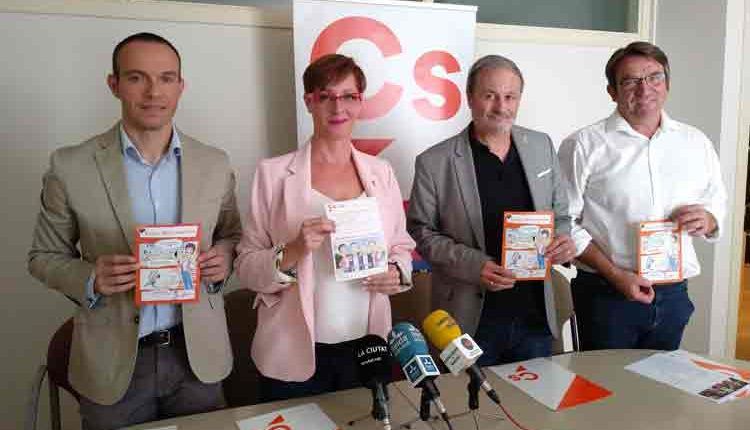 El grup municipal de Cs Lleida presenta la campanya '3 anys, 300 propostes' que inclou el repartiment per la ciutat de 30.000 flyers