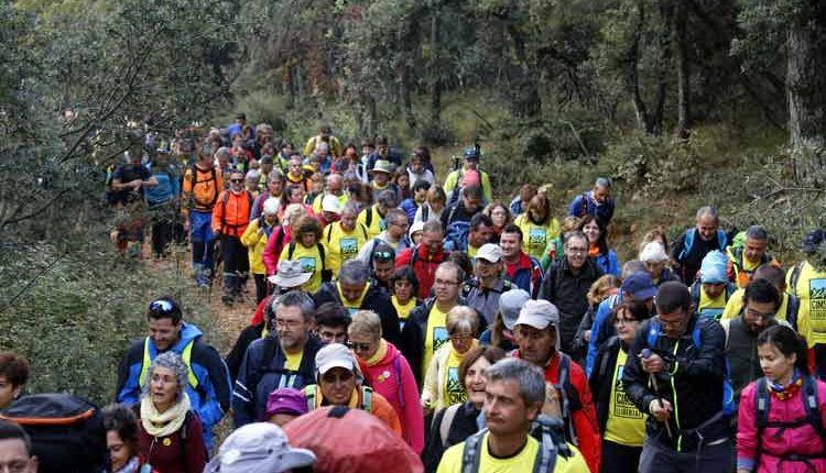 'Cims per la Llibertat'. 17.850 persones coronen 18 cims de Catalunya per reclamar la llibertat dels presos i el retorn dels exiliats
