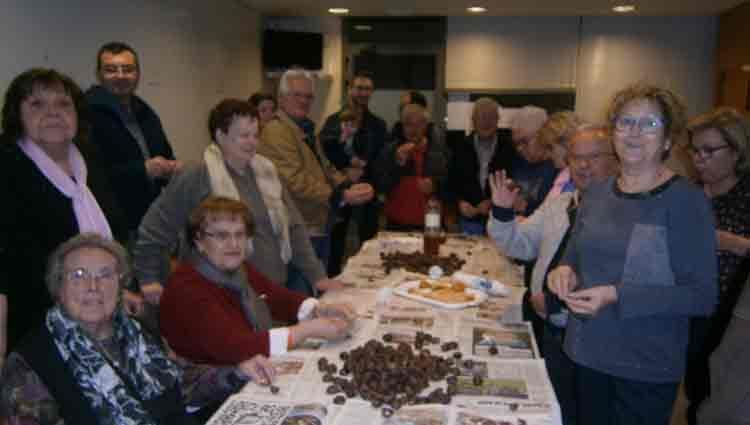 IMATGES de la castanyada al Local Social de l'AVV de Jaume I.
