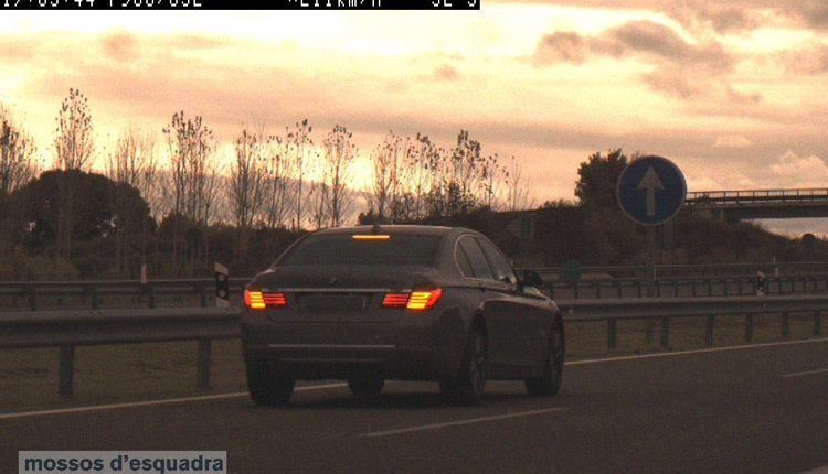 Vehicle enxampat circulant a 211 km/h per l'AP-2 a Puigverd de Lleida. Imatge del 18 de novembre de 2018