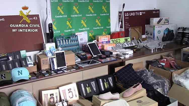 La Guardia Civil desarticula una organización criminal dedicada al robo en el interior de camiones mediante el método “loneros”