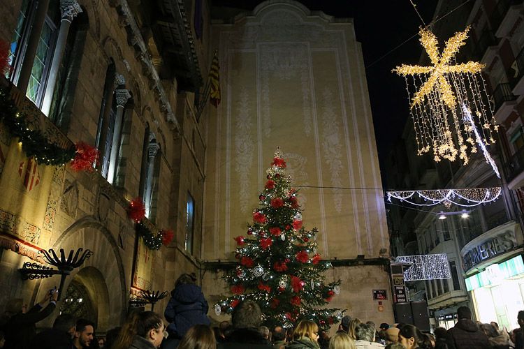 Lleida encén les llums de Nadal i suma 60 arbres al guarniment de la ciutat