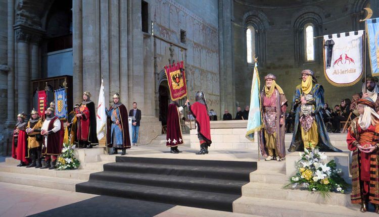 La Seu Vella acull el relleu a les capitanies de la Festa de Moros i Cristians