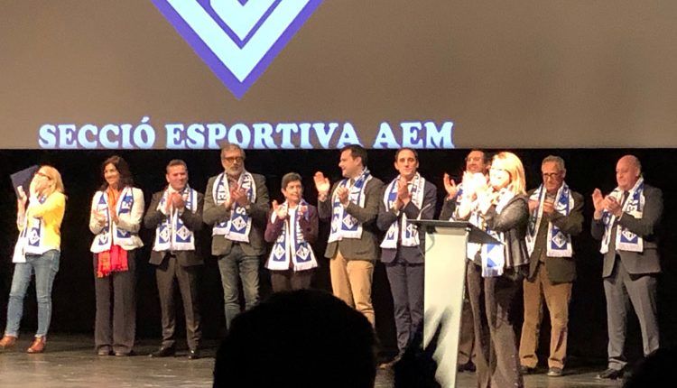 El documental ‘Tírala alta’ evoca l’èxit de l’equip de futbol infantil femení de l’AEM en una competició masculina