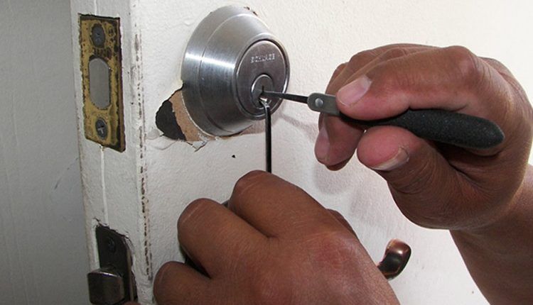 Vicente Camarasa Cerrajeros: 10 años de servicio en Valencia﻿