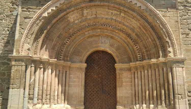 Finalitzen les obres de restauració del pòrtic de l’església de Santa Maria del Castell de Cubells