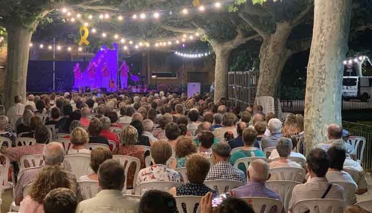 LES BORGES BLANQUES. Cantada d'havaneres, amb el grup Xarxa, als jardins del Terrall