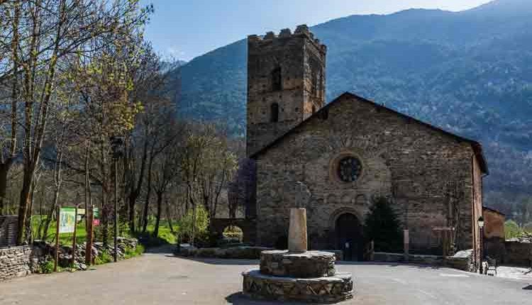 SANTA MARIA DE RIBERA DE CARDÓS. Obra protegida com a Bé Cultural d'Interès Local.