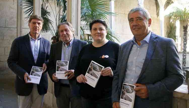 Jaume Bosch presenta a l’IEI la història dels Mossos d’Esquadra, ‘La nostra policia’