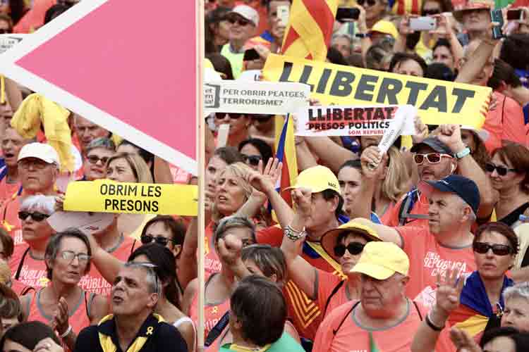 Neix Tsunami Democràtic per donar una resposta "desobedient i no violenta" a la sentència de l'1-O