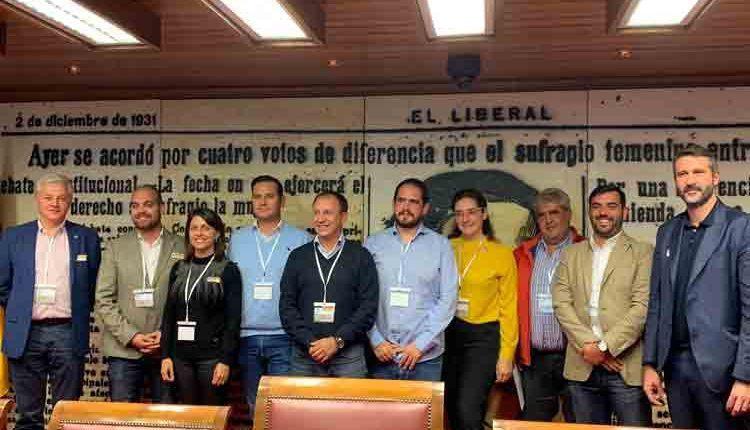 La Junta Directiva de Amuparna se renueva en la asamblea celebrada en el Senado