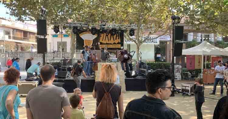 Fotografies de la 6a edició de la Firra Borges. Actuació del grup 'The Denim Rips'