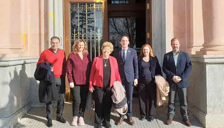 Reunió del subdelegat del Govern a Lleida, José Crespín, amb la presidenta de l’Associación Nacional de Ingenieros Agrónomos de España, Mª Cruz Díaz, i la del Col·legi Oficial d’Agrònoms de Catalunya, Sílvia Burés.
