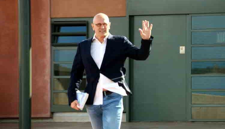 Raül Romeva surt per primer cop de la presó de Lledoners en aplicació de l'article 100.2