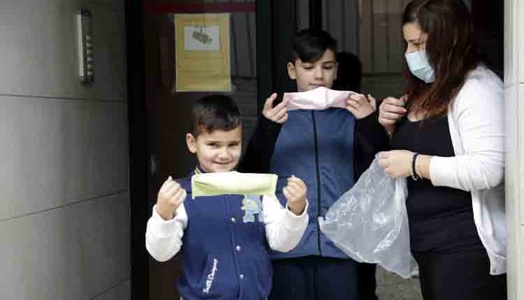 Les mascaretes seran obligatòries al carrer i en espais tancats a partir dels 6 anys si no es pot mantenir la distància