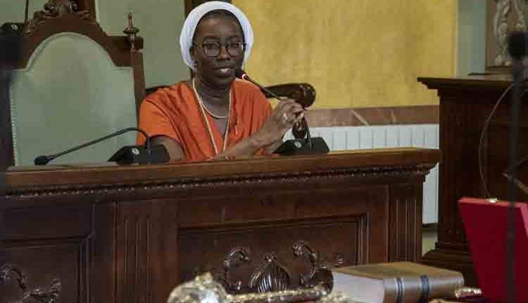Mariama Sall pren possessió com a nova regidora de la Paeria en el ple extraordinari celebrat aquest migdia