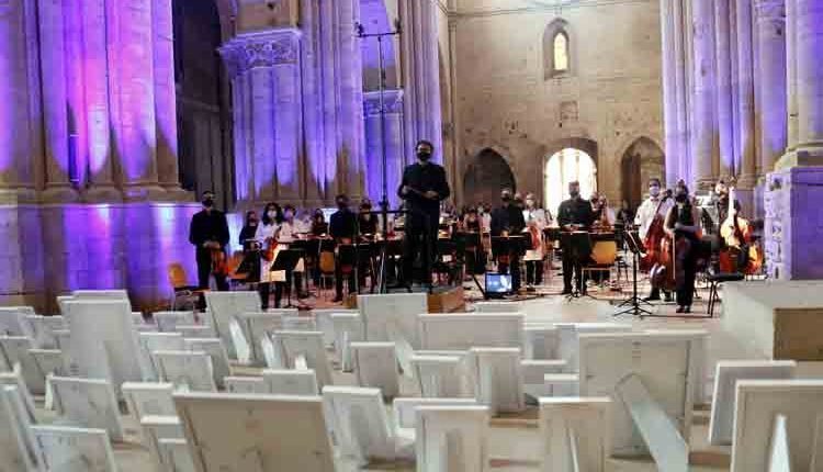 Les orquestres Julià Carbonell i Ars Medica recorden les víctimes de la covid-19 a la Seu Vella de Lleida