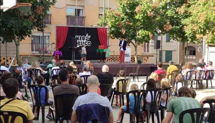 El Mag Adriaco ha presentat “Màgia Confitada” a l’Obert del Centre Històric amb l’aforament complert
