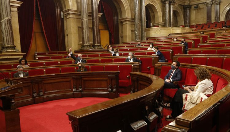 El Parlament no reconeix com a legítima la sentència i manté la confiança en Torra amb els vots de JxCat, ERC i CUP