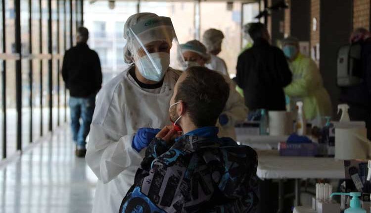 Els cribratges intensius de la COVID-19 s’amplien a set barris de Lleida