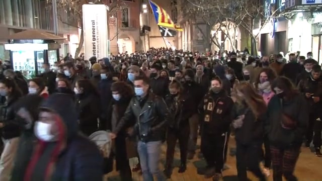 Unes 500 persones es manifesten a Lleida per exigir la "llibertat" de Pablo Hasél