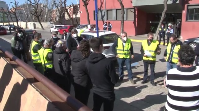 Marxa lenta a Lleida amb una setantena de vehicles per exigir ajuts directes per als pagesos afectats per la nevada