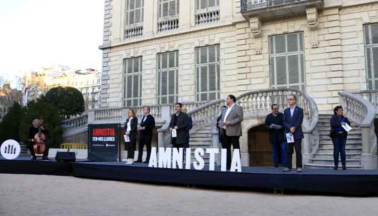 Els nou presos independentistes criden a votar el 14-F "per l'amnistia i la república" en el seu primer acte conjunt