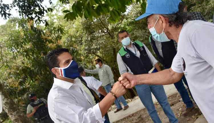 Las propuestas de Roberto d’Aubuisson debilitan a Henry Flores