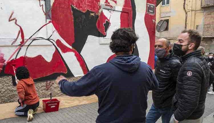 El Lleida_potFest pren vida al Centre Històric amb el mural del primer taller participatiu