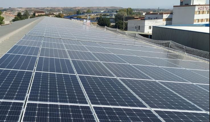 SAUFER instala una planta de autoconsumo en Fraga que evitará la emisión anual de más de 60 toneladas de CO2