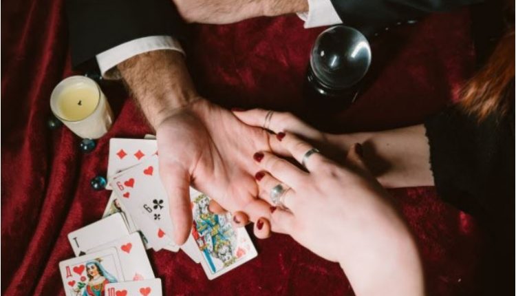 7 Amarres de Amor caseros, efectivos y rápidos Según Manuela Prado