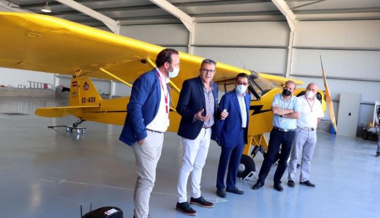 El Reial Aeri Club de Lleida restaura el 'Piper J3', l'avió matriculat amb permís de vol més antic de l'Estat