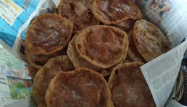 CASTELLDANS. Elaboració d’orelletes, un acte més dels que donen el tret de sortida a la Festa Major