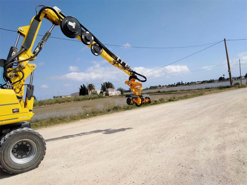 Cabezales para la limpieza de ríos, canales y acequias