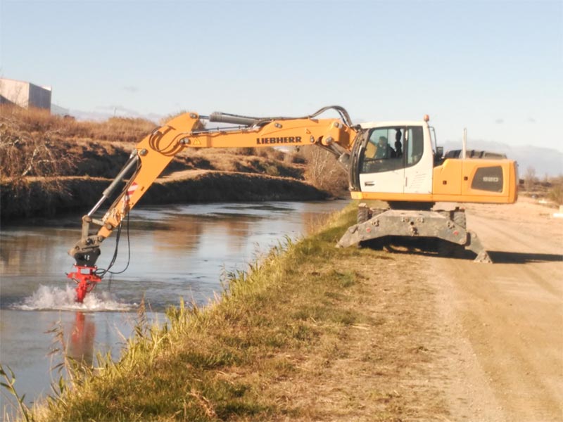 Cabezales para la limpieza de ríos, canales y acequias