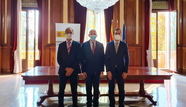 Trobada del subdelegat del Govern a Lleida amb els directius de Mahou -San Miguel Lleida, Manuel Heredia i Jordi Guixé