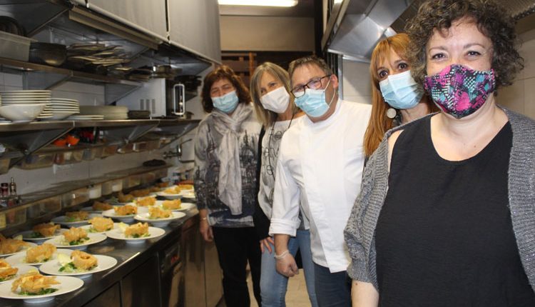 Sopar temàtic d'immersió al francès amb una trentena d'alumnes i professors a La Fusta 