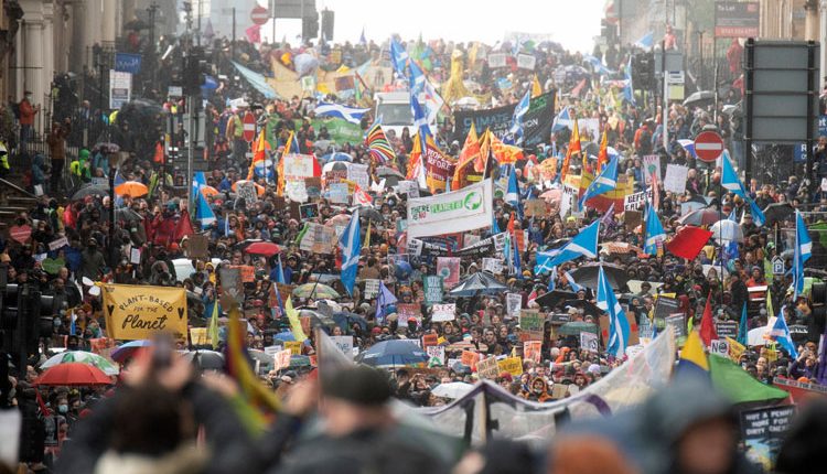 El món el 2022: un any "inflamat" pel malestar social, la persistència de la covid i la recuperació "condicionada"