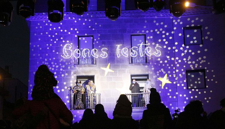 ALPICAT. Els Reis Mags reparteixen felicitat amb una rebuda amb espectacle audiovisual
