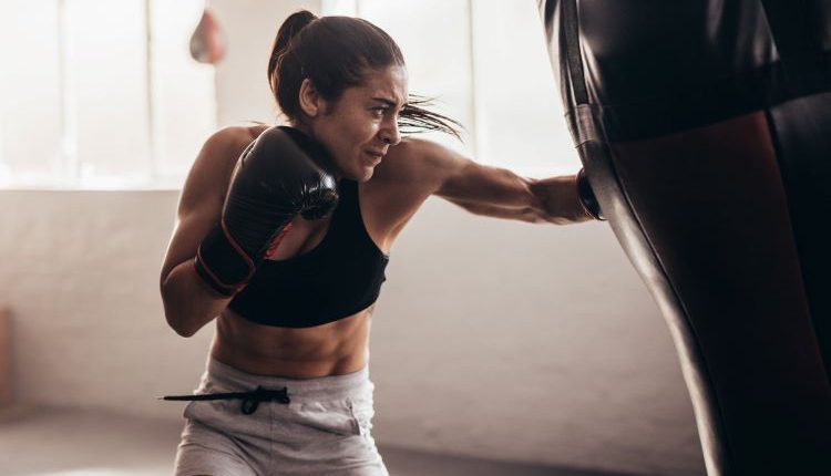 Kick-boxing vs. Muay Thai: dues disciplines molt semblants però d'orígen divers