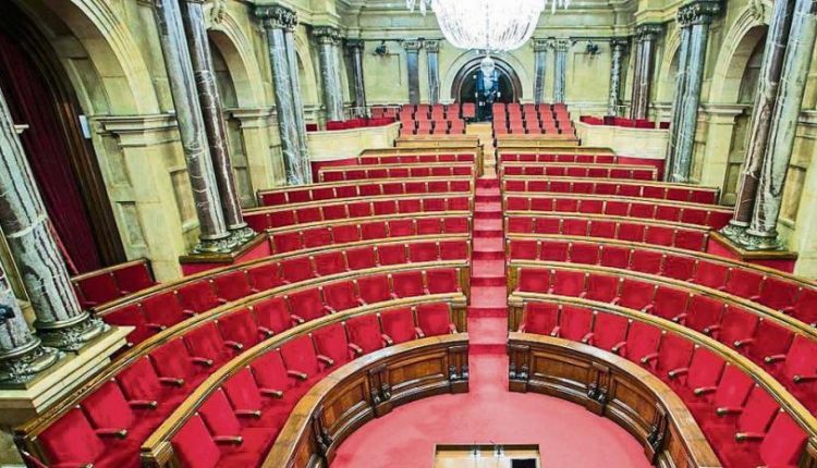 El PSC (35-41) guanyaria les eleccions, ERC (30-36) quedaria en segona posició mentre que Junts cauria a 19-24 escons