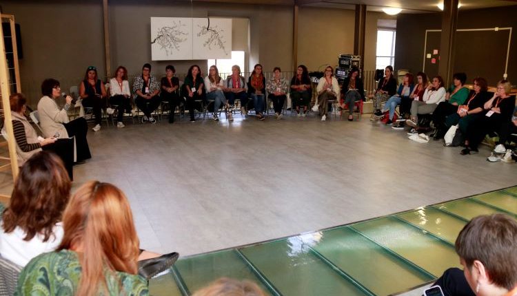 Una cinquantena de dones electes de Ponent i el Pirineu comparteixen experiències en una jornada a Concabella