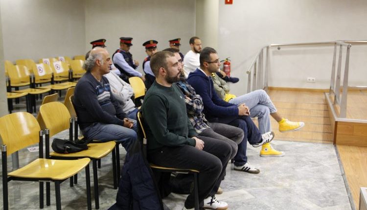 Hasel i 6 encausats més per la protesta a la subdelegació de Lleida reconeixen ser allà però neguen haver agredit ningú