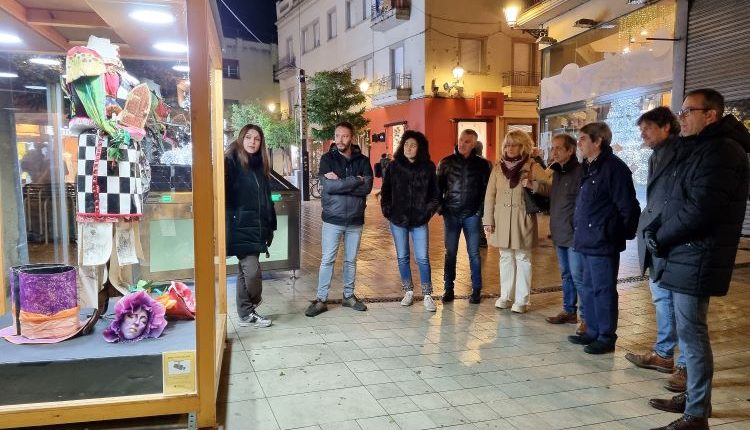 Mollerussa s'uneix a Porto, Amposta i Güeñes perquè els vestits de paper siguin patrimoni de la Unesco