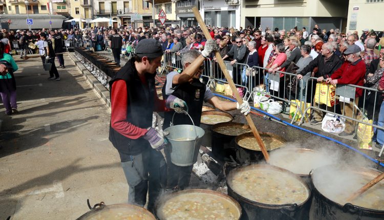 Ponts elabora 12.000 racions del seu tradicional ranxo per preparar els veïns per a la quaresma