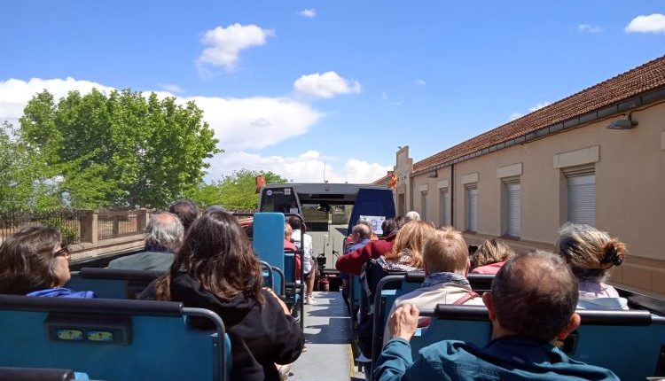 QUARANTA PERSONES GAUDEIXEN DE LA RUTA JOAN ORÓ PER LA CIUTAT DE LLEIDA